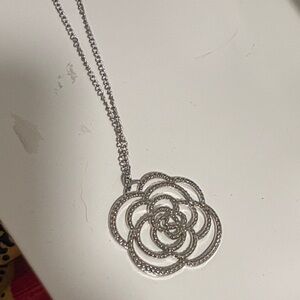 Elegant Silver Floral Pendant Necklace